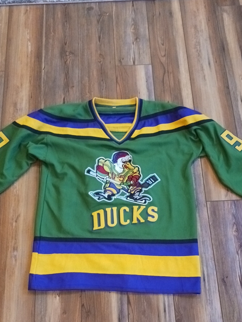 THE MIGHTY DUCKS MOVIE BANKS #99 HOCKEY JERSEY MEDIUM LONG SLEEVE